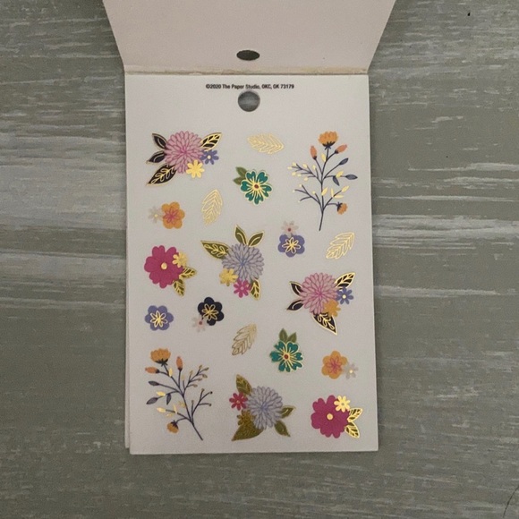 The Paper Studio Stickerbook - Picture 3 of 4